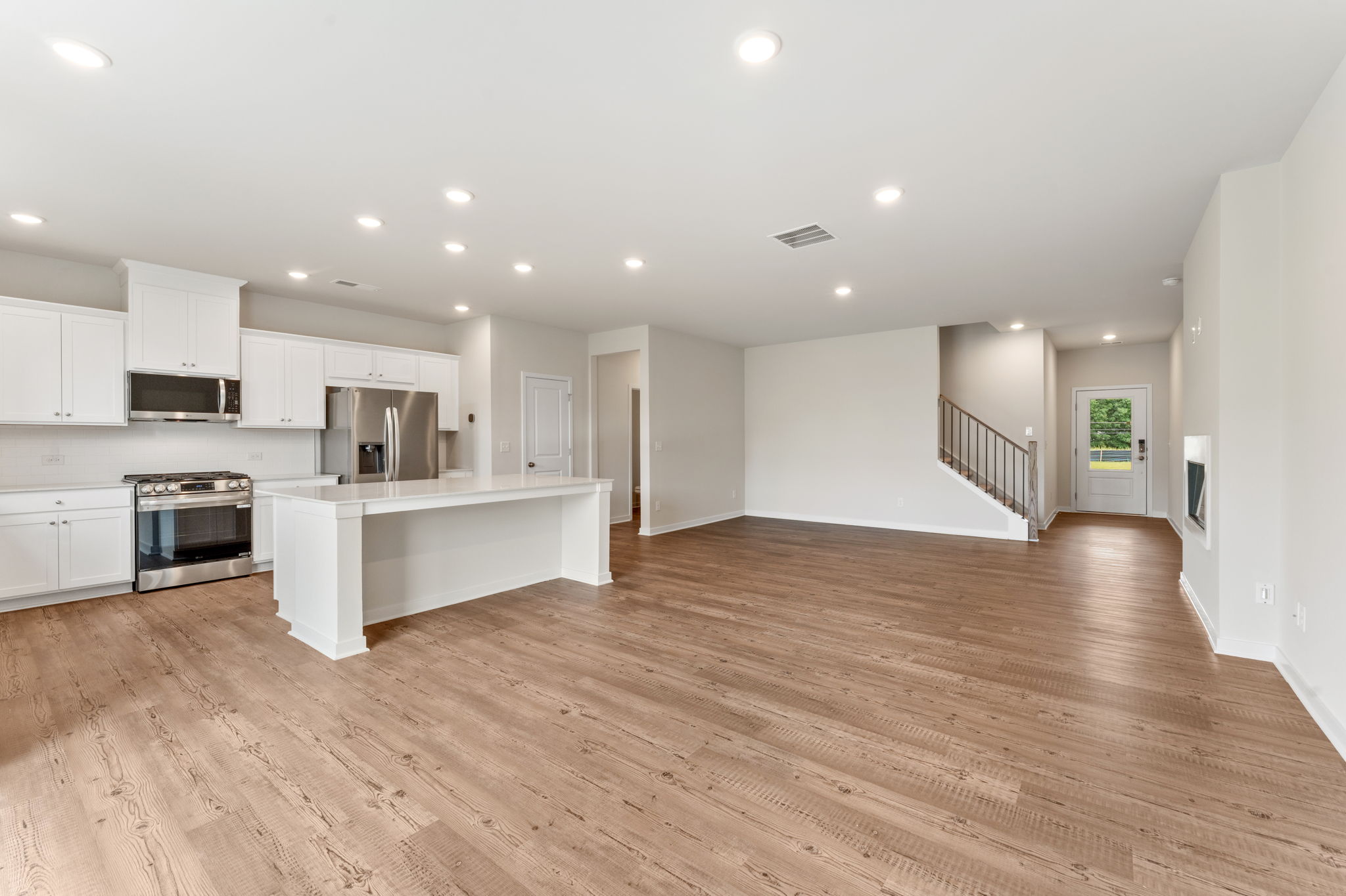 014 1271 Farmers Loop