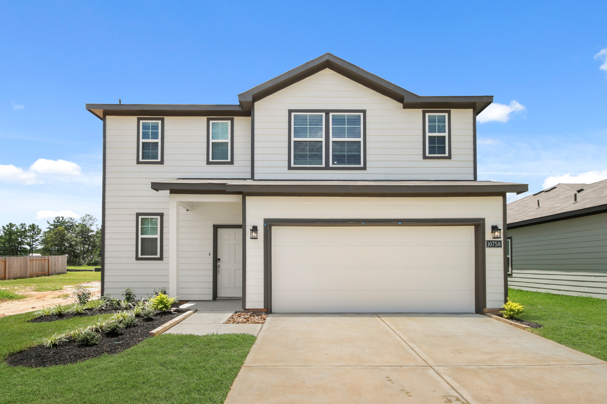 010245 10758 Red Flagstone Drive